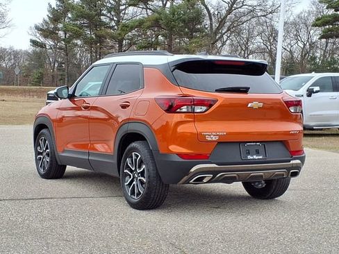 Used 2023 Chevrolet TrailBlazer ACTIV w/ Sun and Liftgate Package image 2