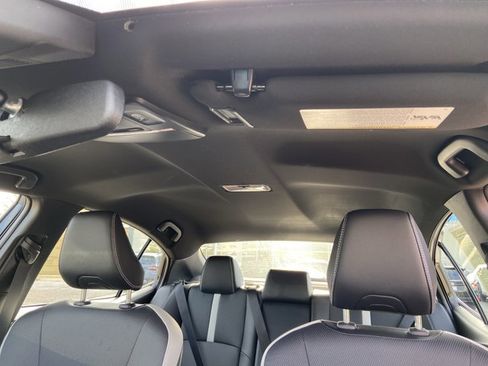 Used 2025 Toyota Camry SE image 29