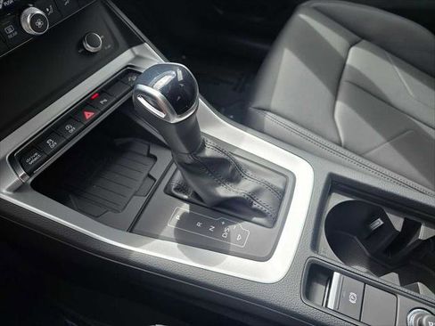 New 2025 Audi Q3 2.0T Premium image 31