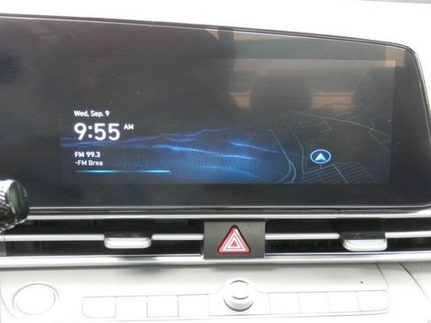 Used 2025 Hyundai Elantra SEL FWD image 31