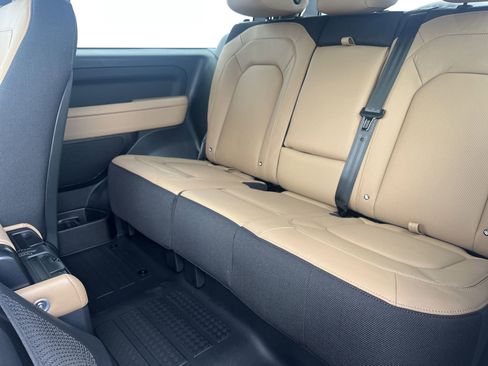 New 2025 Land Rover Defender 90 V8 image 22