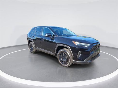 Certified 2024 Toyota RAV4 LE AWD/4WD image 3