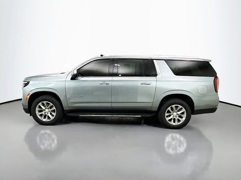Used 2025 Chevrolet Suburban Premier w/ Sun And Tow Package AWD/4WD image 5
