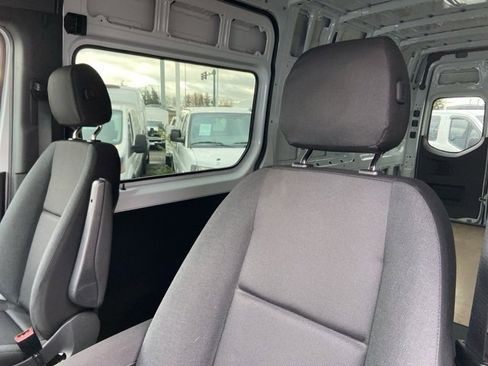 Used 2024 Mercedes-Benz Sprinter 2500 w/ Acoustic Package image 11