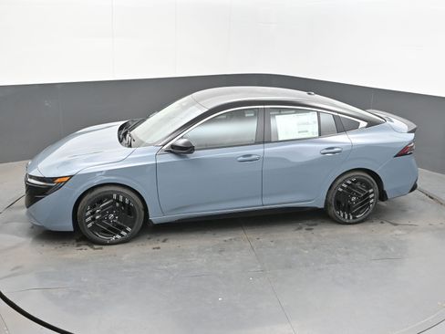 New 2026 Nissan Sentra SR FWD image 34