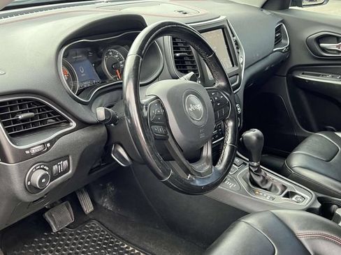 Used 2020 Jeep Cherokee Trailhawk w/ Cold Weather Group AWD/4WD image 9