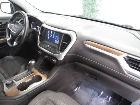 Used 2017 GMC Acadia SLE AWD/4WD image 10