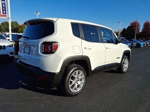 Certified 2023 Jeep Renegade Latitude AWD/4WD image 8