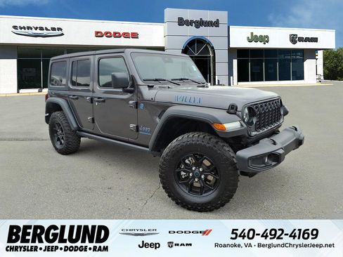 Used 2025 Jeep Wrangler Willys image 1
