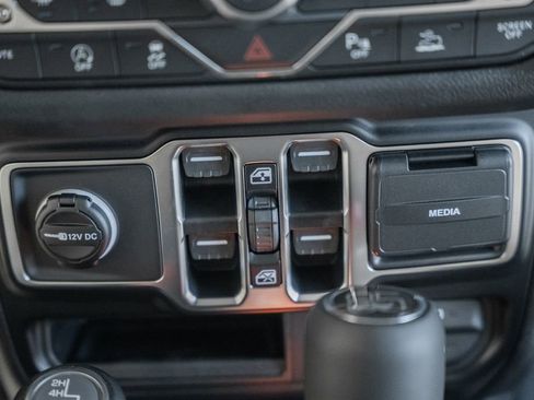 New 2026 Jeep Gladiator Sport AWD/4WD image 24