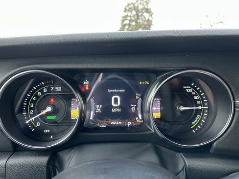 Used 2022 Jeep Wrangler Unlimited Sahara w/ Cold Weather Group image 20