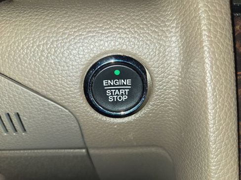 Used 2015 Lincoln Navigator 4WD image 35