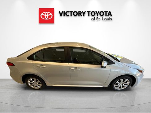 Used 2024 Toyota Corolla LE FWD image 2
