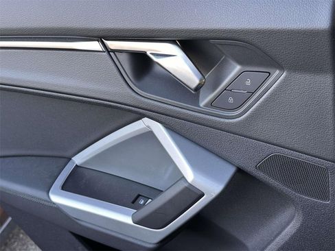 Used 2023 Audi Q3 2.0T Premium w/ Convenience Package image 18