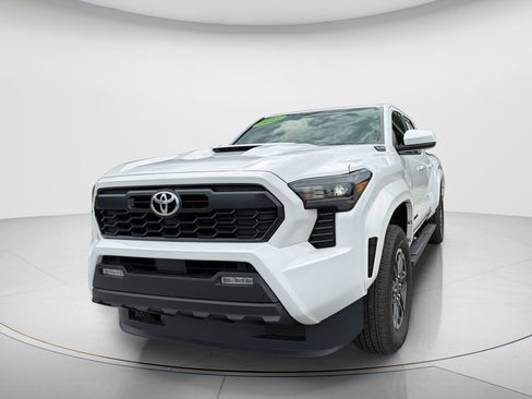 Used 2025 Toyota Tacoma TRD Sport AWD/4WD image 10