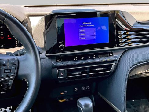 Used 2025 Toyota Camry SE FWD image 6