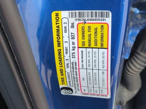 Used 2017 Ford Escape Titanium FWD image 34
