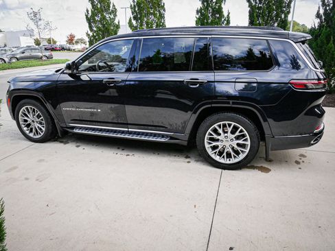 Used 2024 Jeep Grand Cherokee L Summit w/ Advanced Protech Group IV image 7