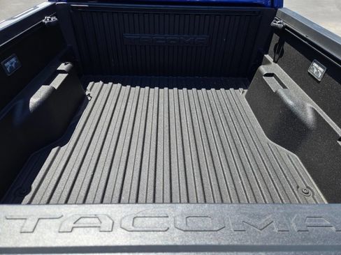Used 2025 Toyota Tacoma TRD Sport AWD/4WD image 28