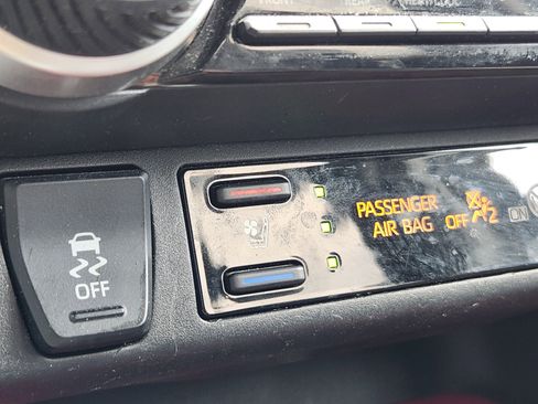 Used 2020 Toyota RAV4 TRD Off-Road w/ TRD Off-Road Weather Package AWD/4WD image 27