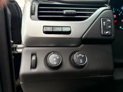 Used 2018 Chevrolet Tahoe Premier image 13