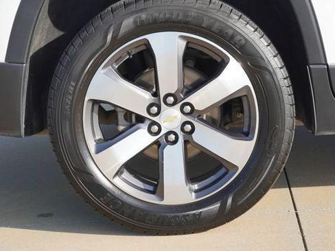 Used 2018 Chevrolet Traverse LT FWD image 9