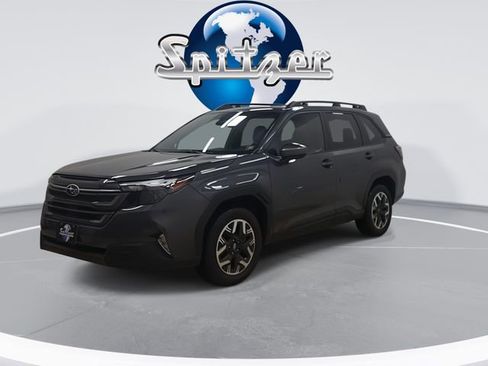 Used 2025 Subaru Forester Premium image 6