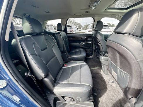 Used 2025 Kia Telluride S image 31