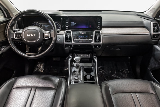 Used 2023 Kia Sorento EX w/ Panoramic Sunroof Package FWD image 28