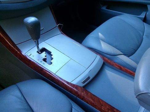 Used 2006 Toyota Avalon Limited image 19