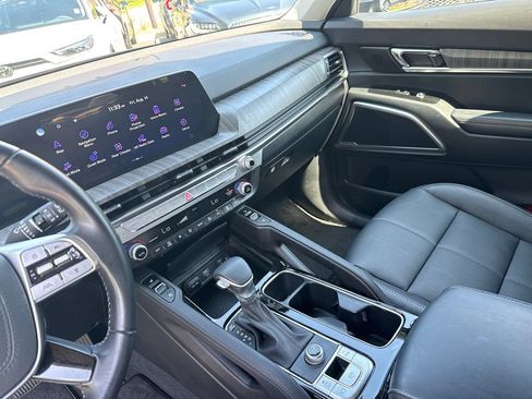 Used 2024 Kia Telluride EX w/ EX Captain's Chair Package FWD image 27