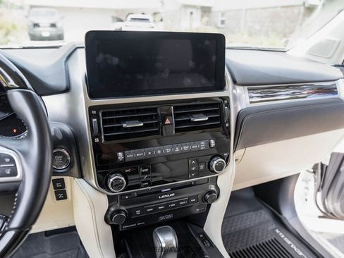 Used 2023 Lexus GX 460 Luxury w/ Sport Design Package AWD/4WD image 62