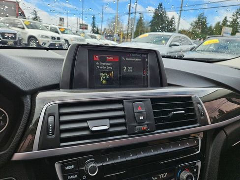 Used 2018 BMW 320i xDrive Sedan image 29