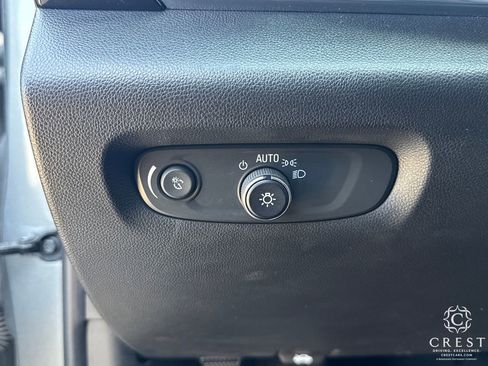 Used 2023 Chevrolet Traverse RS image 27