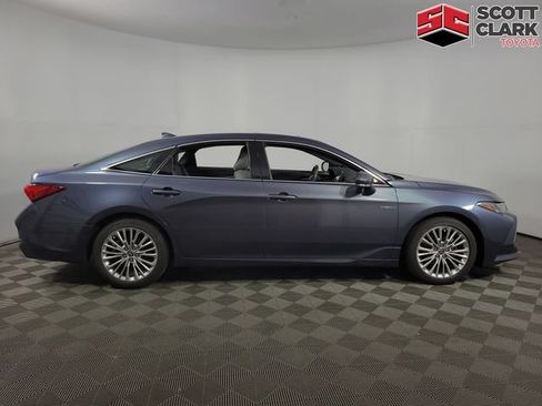 Used 2021 Toyota Avalon Limited w/ Advanced Safety Package FWD image 11