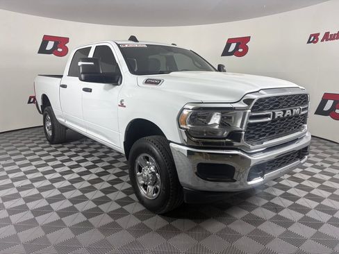 Used 2024 RAM 2500 Tradesman w/ Chrome Appearance Group AWD/4WD image 8