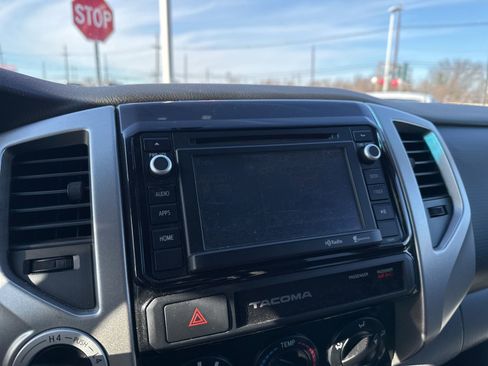 Used 2015 Toyota Tacoma 4x4 Double Cab image 21