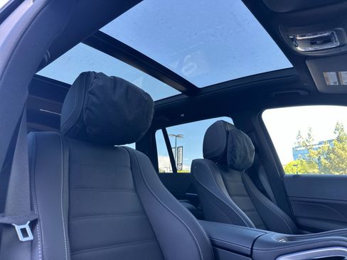 New 2026 Mercedes-Benz GLS 580 4MATIC image 18
