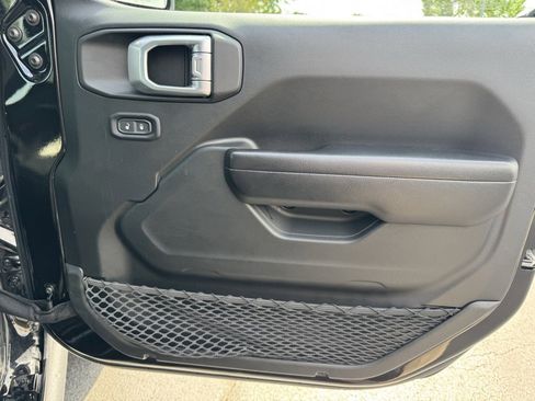 Used 2021 Jeep Wrangler Unlimited Rubicon image 25