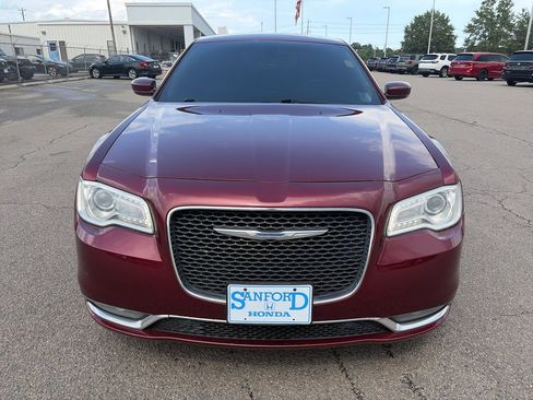 Used 2016 Chrysler 300 Limited RWD image 8