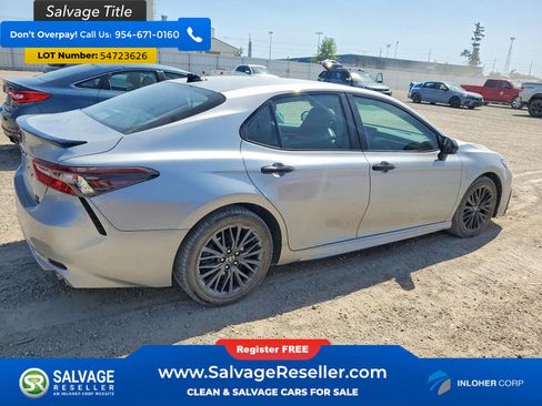 Used 2021 Toyota Camry SE AWD/4WD image 4