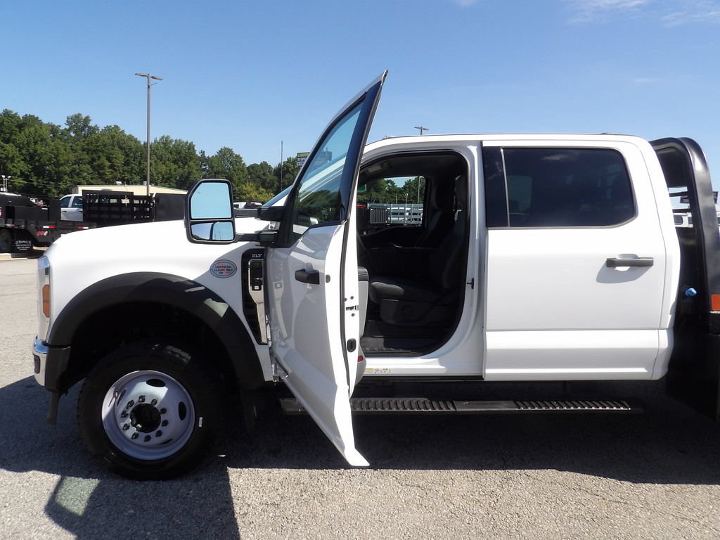Used 2025 Ford F550 4x4 Crew Cab image 13