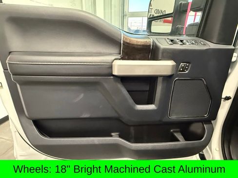 Used 2022 Ford F250 Lariat w/ Black Appearance Pkg image 13