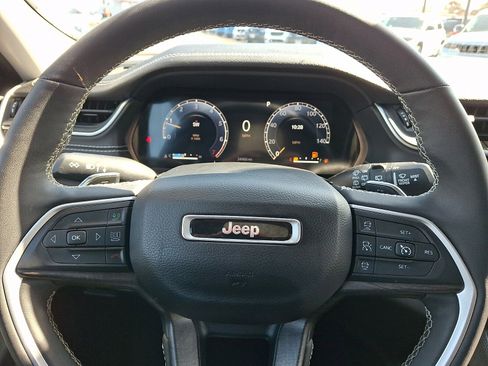 Used 2023 Jeep Grand Cherokee L Limited image 19