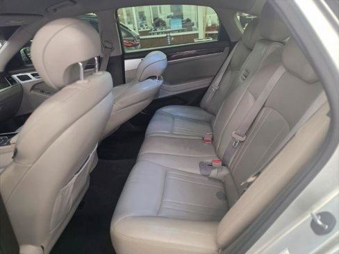 Used 2016 Hyundai Genesis 3.8 RWD image 9