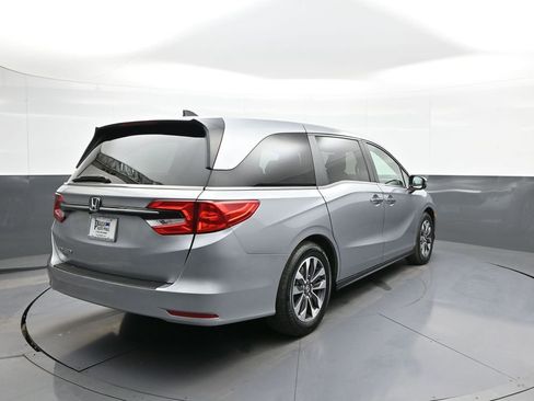 Certified 2023 Honda Odyssey EX-L image 6