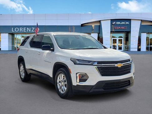 Used 2023 Chevrolet Traverse LS FWD image 3