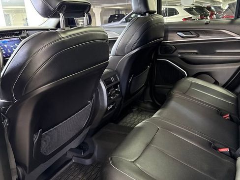 Used 2022 Jeep Grand Cherokee Limited 4xe w/ Luxury Tech Group II AWD/4WD image 8