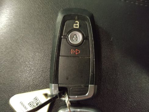 Used 2020 Ford Edge SEL FWD image 32