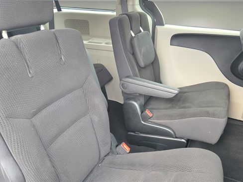Used 2017 Dodge Grand Caravan SE w/ Power Window Group image 18